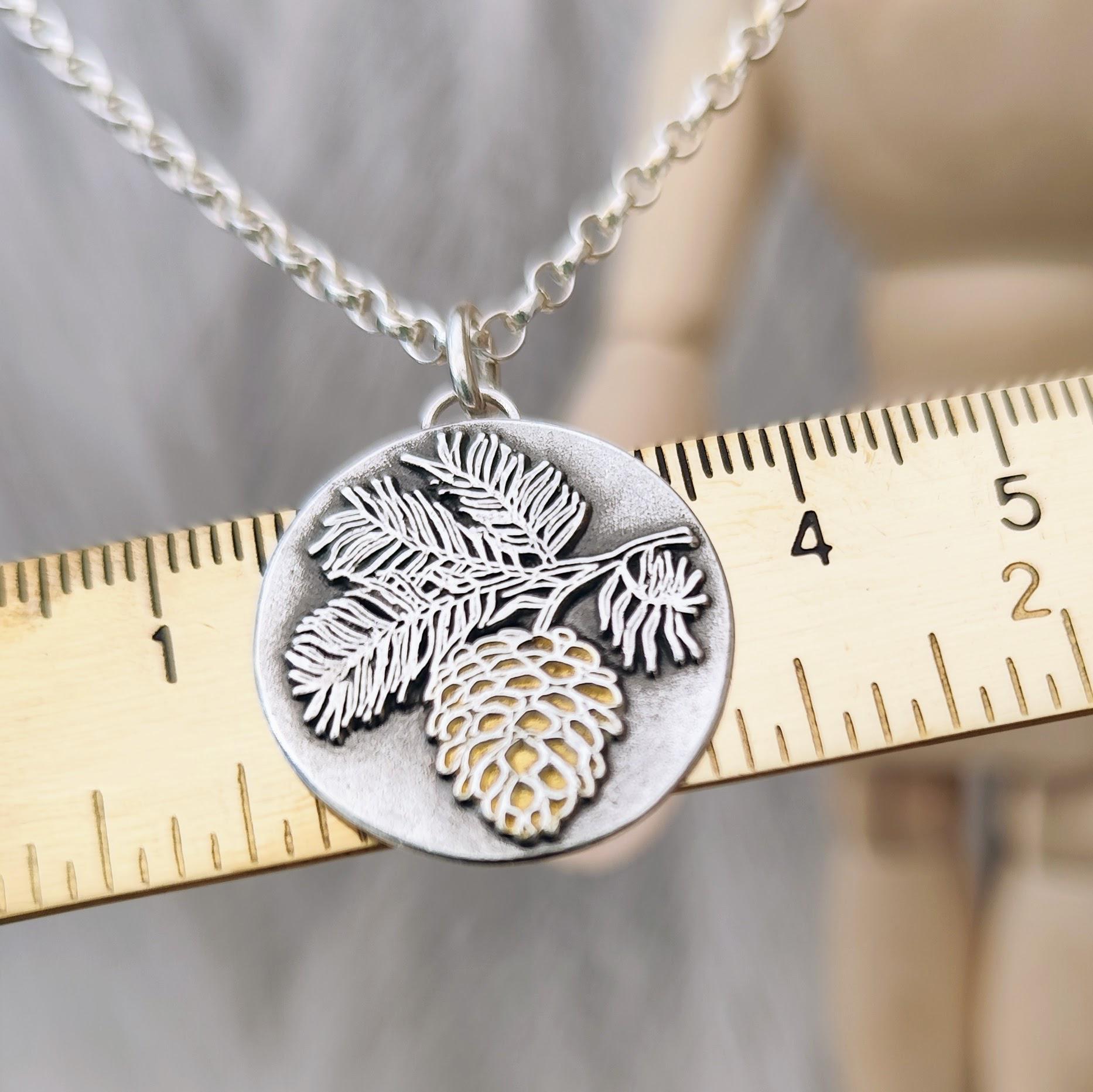 Anhänger Tannenzapfen, Aus Recyceltem 925 Silber Teilweise Mit 24Karat Gold Vergoldet, Handgefertigt Anhänger Tannenzapfen, Aus Recyceltem 925 Silber Teilweise Mit 24Karat Gold Vergoldet, Handgefertigt von animoARTschmuck