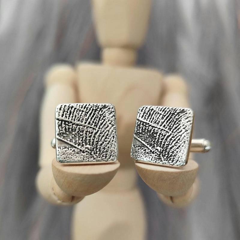 Manschettenknöpfe Mit Persönlicher Gravur, Fingerabdruck Oder Wunschmotiv, Recyceltes 925 Sterlingsilber, Handgeferetigt in Deutschland Manschettenknöpfe Mit Persönlicher Gravur, Fingerabdruck Oder Wunschmotiv, Recyceltes 925 Sterlingsilber, Handgeferetigt in Deutschland von animoARTschmuck