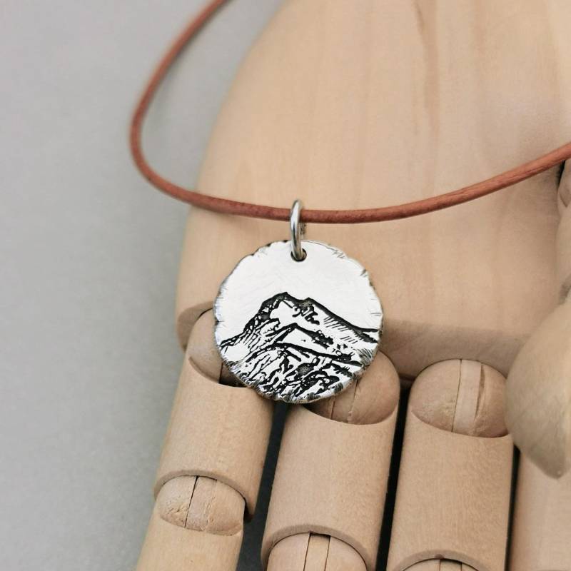 Kettenanhänger Der Berg Ruft Rustic Style Männer Anhänger Silber Handgefertigt Aus Recyceltem 925Er Silber Wanderkette Bergkette von animoARTschmuck