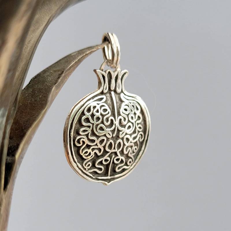 Sale Kettenanhänger Granatapfel, Recyceltes Silber Handgefertigt, Apfel Der Aphrodite, Paradiesfrucht Kette, Symbol Weiblichkeit von animoARTschmuck