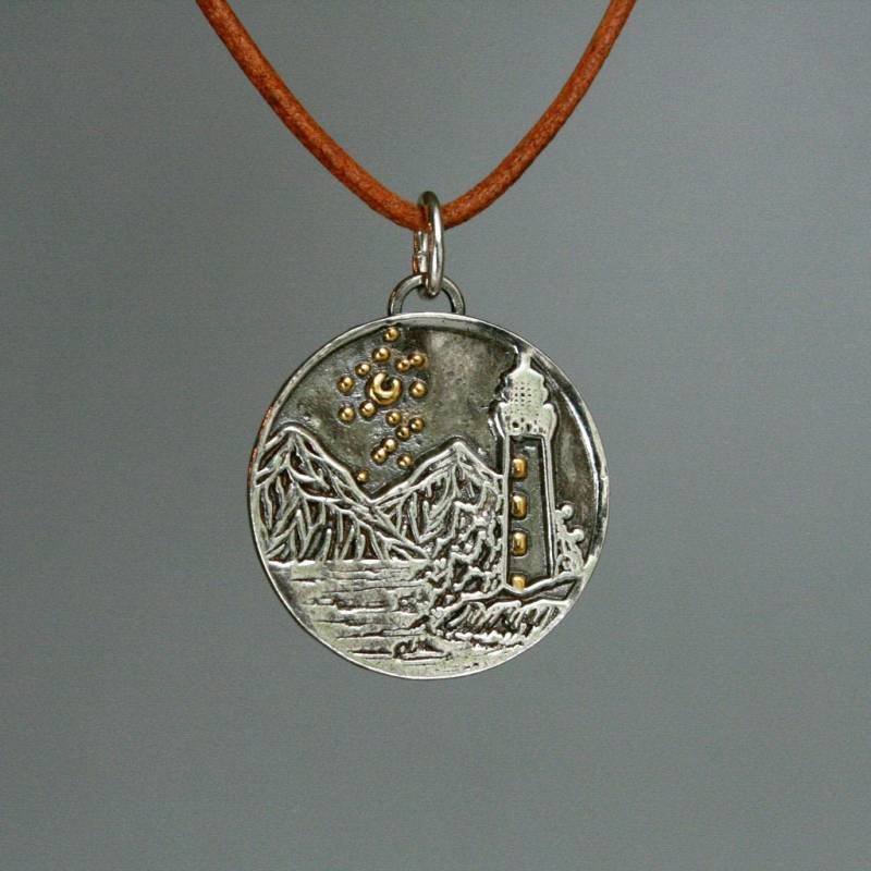 Leuchtturm Kette Aus Recyceltem Silber Und 22K Vergoldung, Anhänger Mit Bergen Meer Für Kinder Des Nordens Seemänner von animoARTschmuck