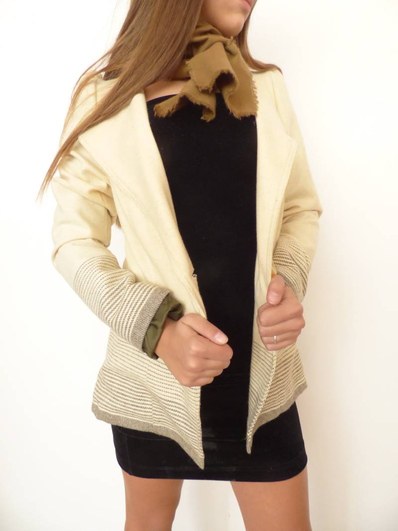 Elegante Champagnerjacke Aus Feinem Wolltextil Mit Futter von anitedesign