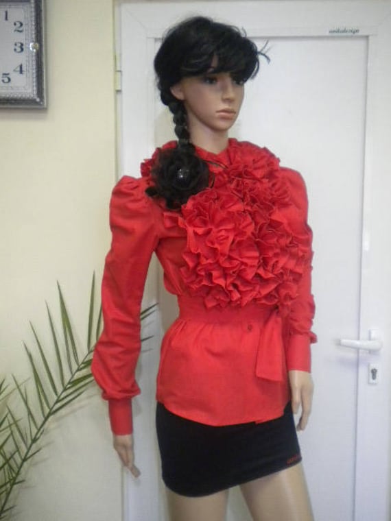 Elegantes Damenhemd in Rot Mit Baumwoll-Locken von anitedesign