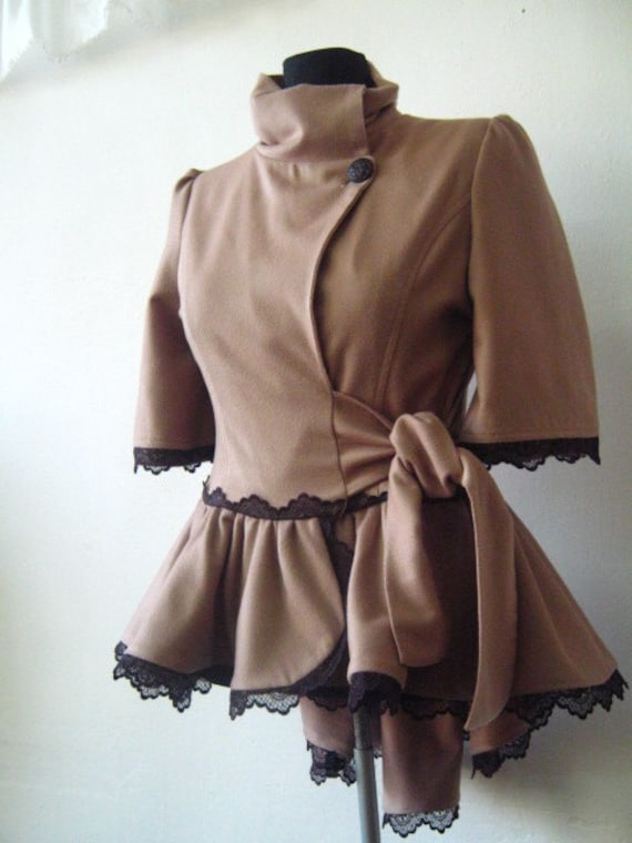 Schöner Und Eleganter Damenmantel Aus Kaschmirbeige, Spitzenfutter von anitedesign