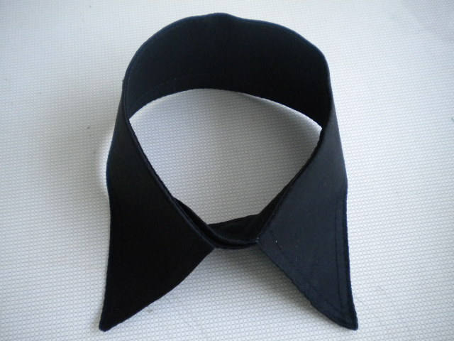 Schwarzer Damenhalsband von anitedesign