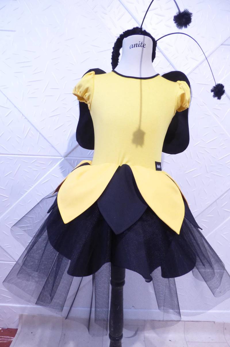 Two Piece Sporty Dance Costume von anitedesign