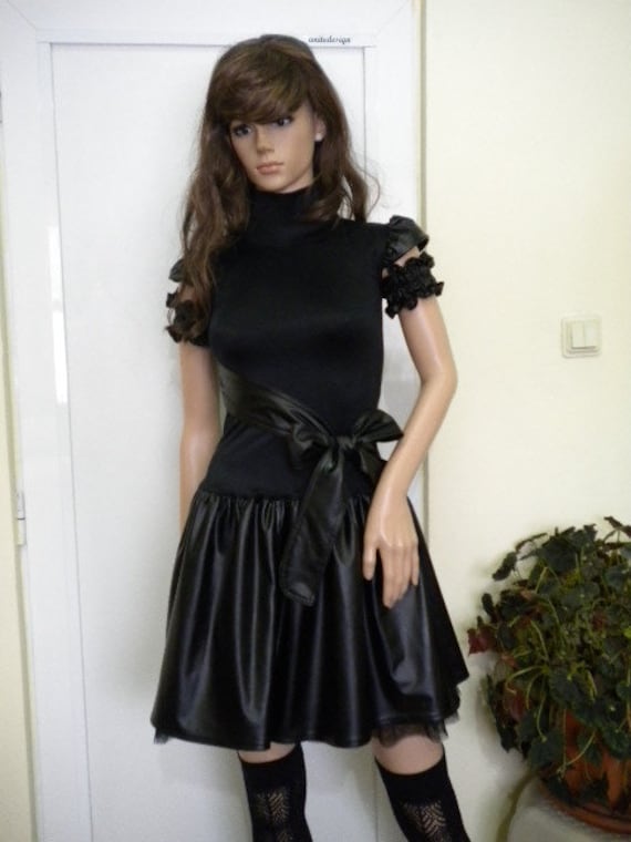 stilvolles Schwarzes Lederkleid Mit Krinoline Aus Öko-Leder, Lycra, Tüll von anitedesign