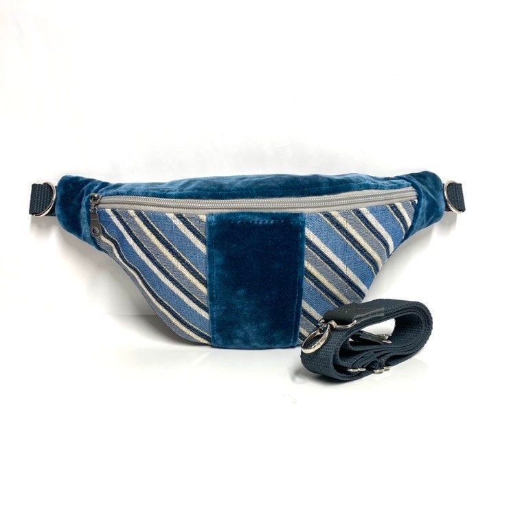 Bauchtasche Mit Wechselgurt, Umhängetasche Petrol, Crossover Tasche, Damen Samt, Patchworktasche, Handgefertigte Tasche von anluedesign