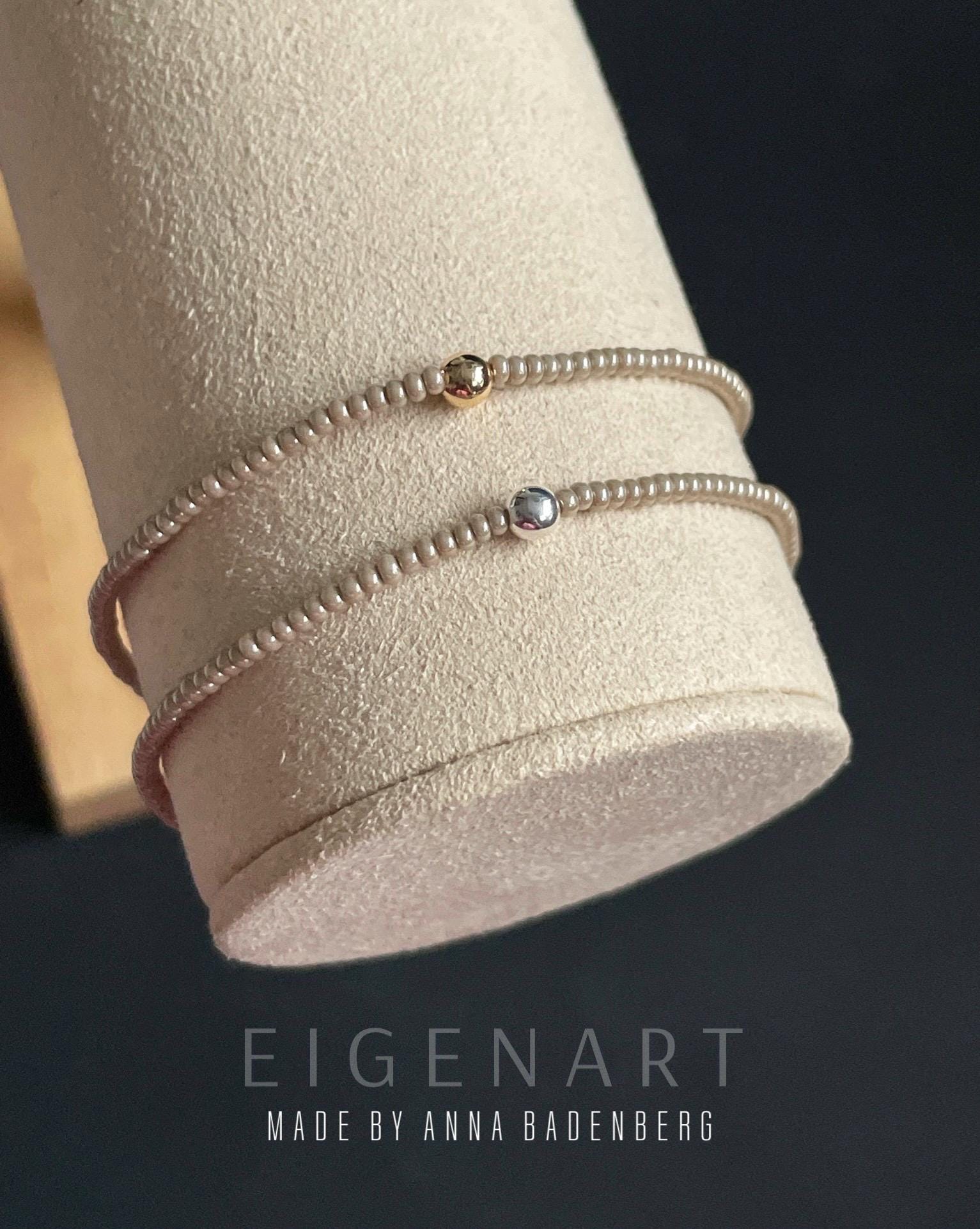 Armband Preciosa Glasperlen in Seidig Greige Mit Einem Spacer Deiner Wahl Aus 925Er Sterling Silber, 24Kt Vergoldet. Minimalistisch U. Edel von annabadenberg