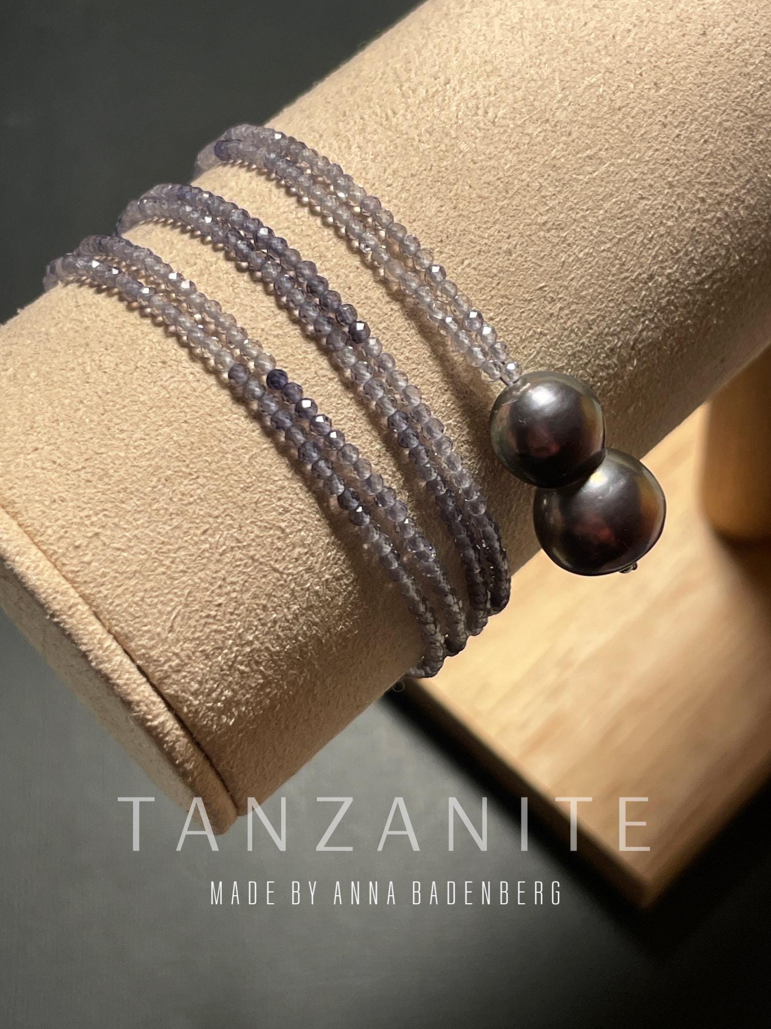 Kette Microfacettierte Tanzanite, Zwilling Perle in Blau-Mauwe Als Anhänger U. Sterling Silber Elemente 24Kt Vergoldet, Federring Verschluss von annabadenberg