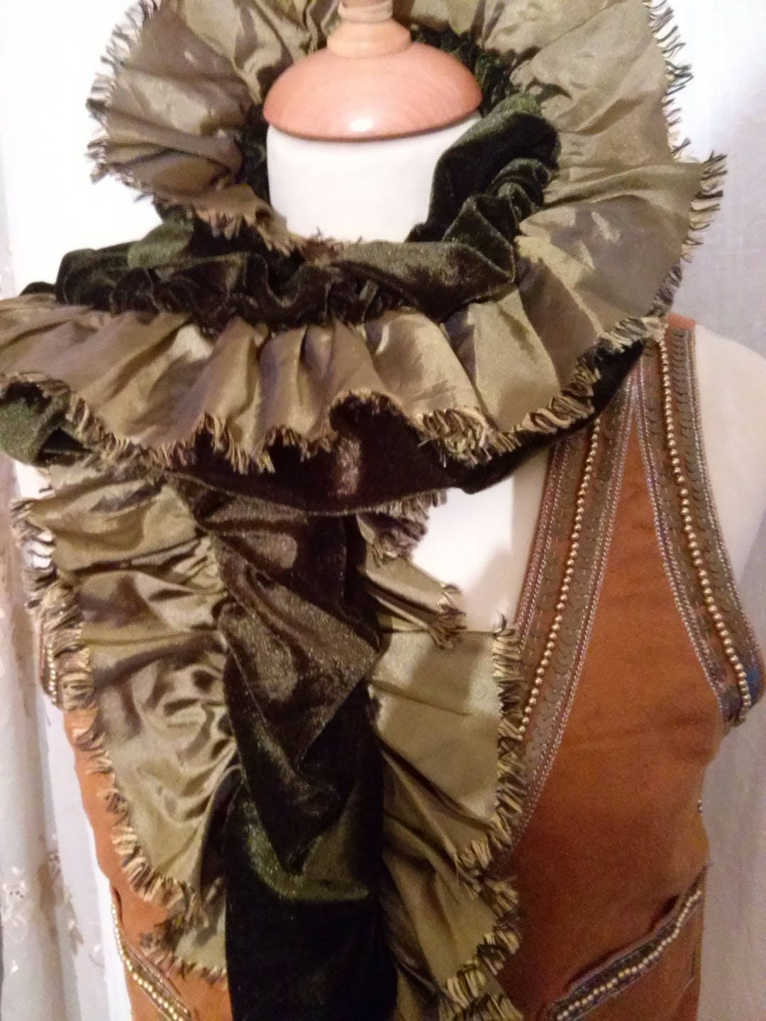 Schal Samt Und Satin, Grüne Olive Farbe Frauen Schal, Mädchen, Frau, Mädchen Kleidung Geschenk von annabeecharpe