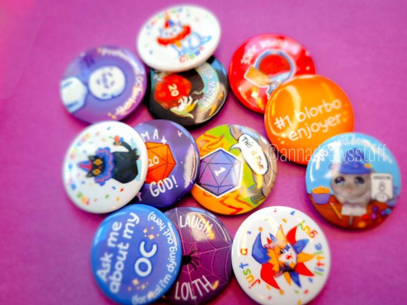 Mix & Match Buttons Handverlesene Button-Packs | 38 Mm von annadrawsstuff