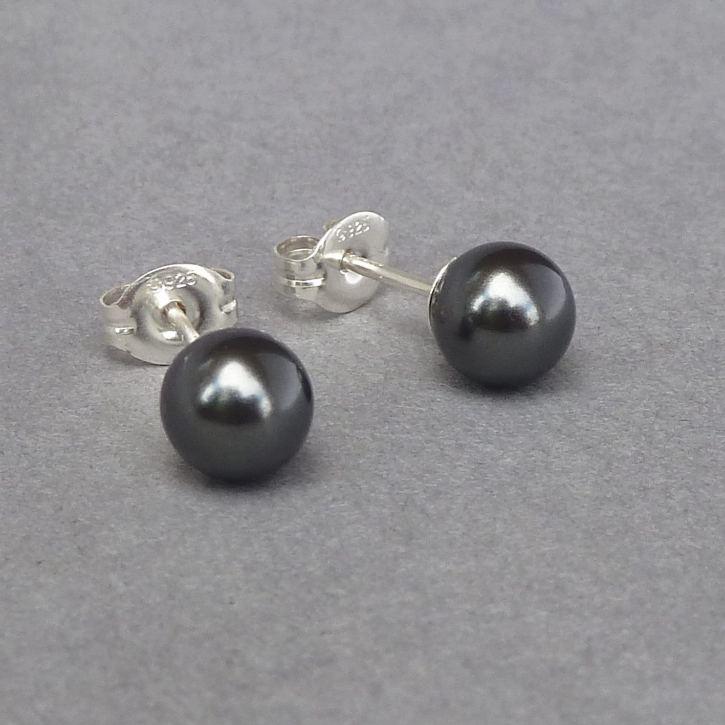 6 Mm Dunkelgrau Perlen Ohrstecker - Schwarze Swarovski Perle Charcoal Grau Alltags Schmuck Für Frauen Geschenke Sie 6 Mm Dunkelgrau Perlen Ohrstecker - Schwarze Swarovski Perle Charcoal Grau Alltags Schmuck Für Frauen Geschenke Sie von annakingjewellery