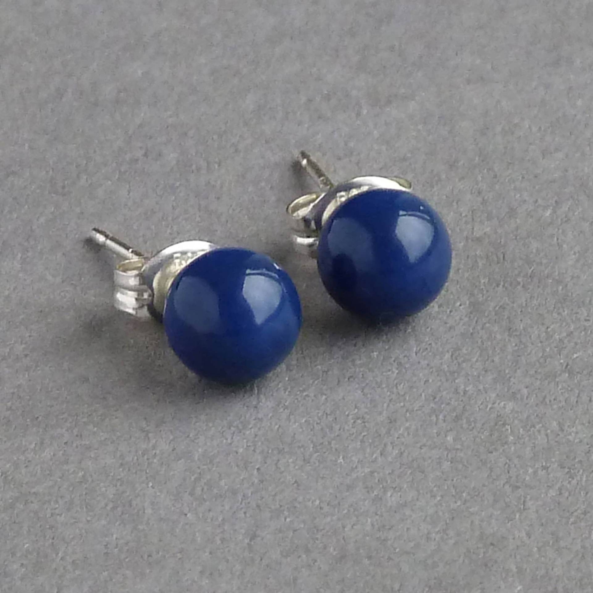 6 Mm Königsblaue Perle Ohrstecker - Glänzende Dunkelblaue Swarovski Dark Lapis Brautjungfer Schmuck Brautjungfern 6 Mm Königsblaue Perle Ohrstecker - Glänzende Dunkelblaue Swarovski Dark Lapis Brautjungfer Schmuck Brautjungfern von annakingjewellery