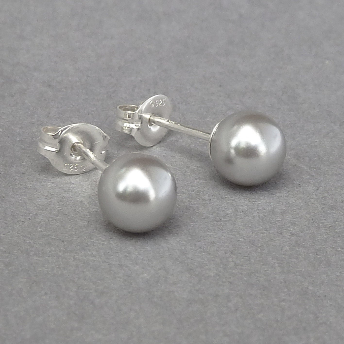 6 Mm Silber Grau Perlen Ohrstecker - Hellgrau Glas Schmuck Für Den Alltag Frauen Brautjungfern Geschenke Sie 6 Mm Silber Grau Perlen Ohrstecker - Hellgrau Glas Schmuck Für Den Alltag Frauen Brautjungfern Geschenke Sie von annakingjewellery