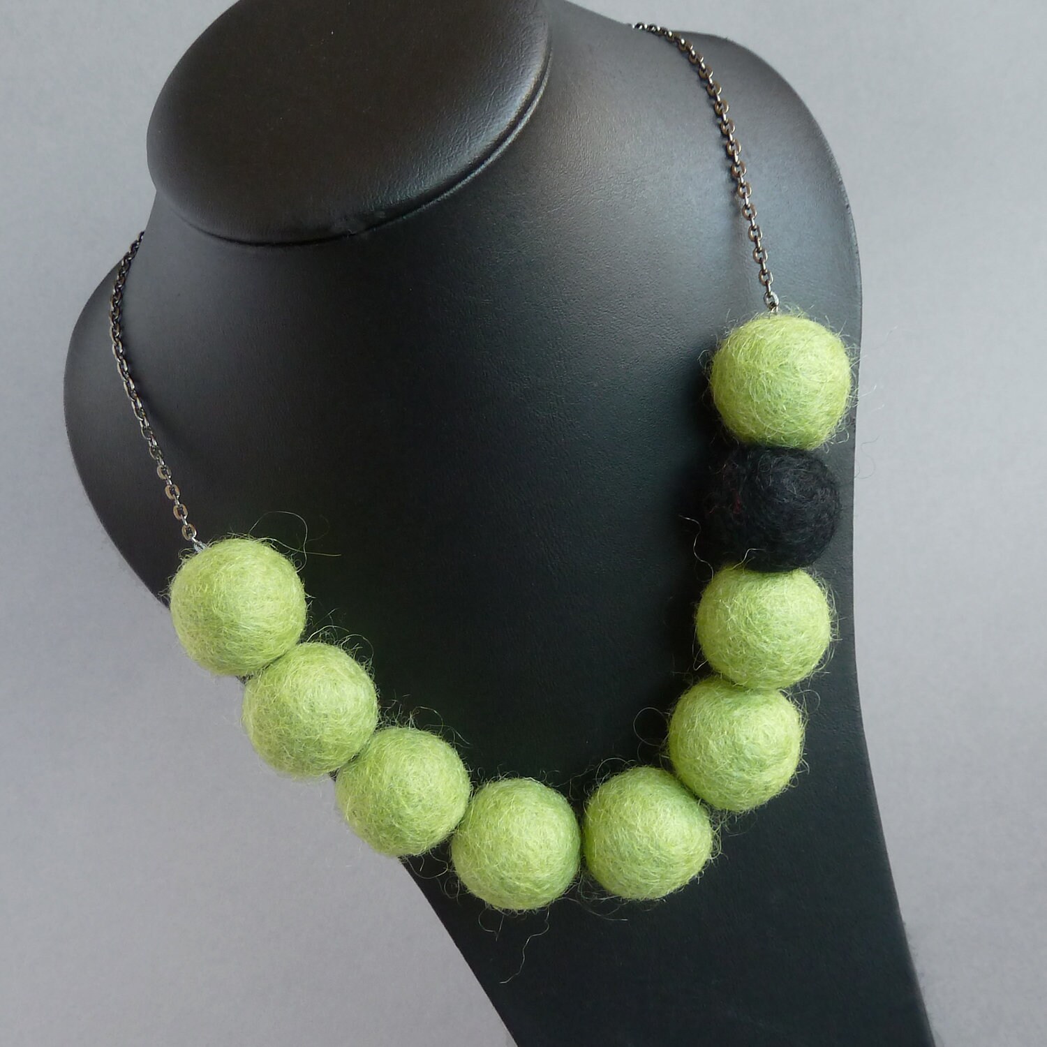 Chunky Lime Grün Halskette - Apfelgrüne Filzkugel Halsketten Gefilzte Perle Statement Schmuck Bunter Für Frauen Chunky Lime Grün Halskette - Apfelgrüne Filzkugel Halsketten Gefilzte Perle Statement Schmuck Bunter Für Frauen von annakingjewellery