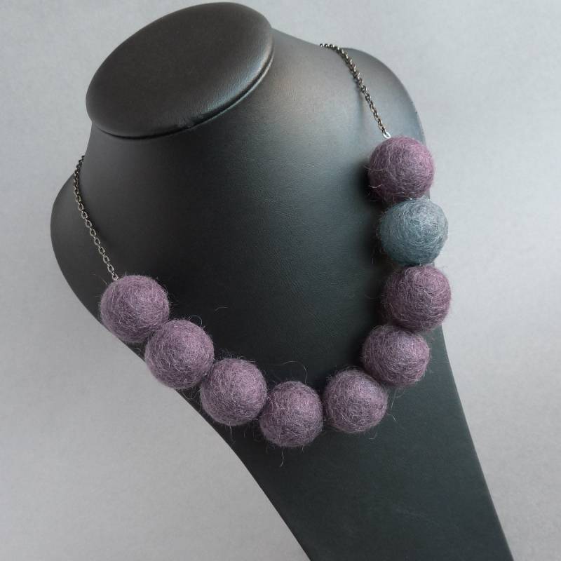 Dusty Purple Chunky Filz Halskette - Amethyst Und Graue Filzkugel Statement Halsketten Trauben Alltag Schmuck Für Frauen Bunte Geschenke Dusty Purple Chunky Filz Halskette - Amethyst Und Graue Filzkugel Statement Halsketten Trauben Alltag Schmuck Für Frauen Bunte Geschenke von annakingjewellery