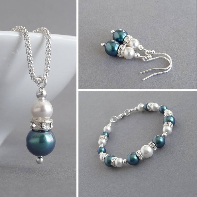 Perlen Schmuck Set - Petrol Blau Und Kristall & Weiße Brautjungfer Halskette, Armband Ohrringe Hochzeit Perlen Schmuck Set - Petrol Blau Und Kristall & Weiße Brautjungfer Halskette, Armband Ohrringe Hochzeit von annakingjewellery