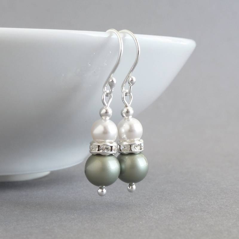 Salbei Grüne Perle Tropfen Ohrringe - Celadon Brautjungfern Pistazie Brautparty Geschenke Olive Und Kristall Hochzeitsschmuck Salbei Grüne Perle Tropfen Ohrringe - Celadon Brautjungfern Pistazie Brautparty Geschenke Olive Und Kristall Hochzeitsschmuck von annakingjewellery