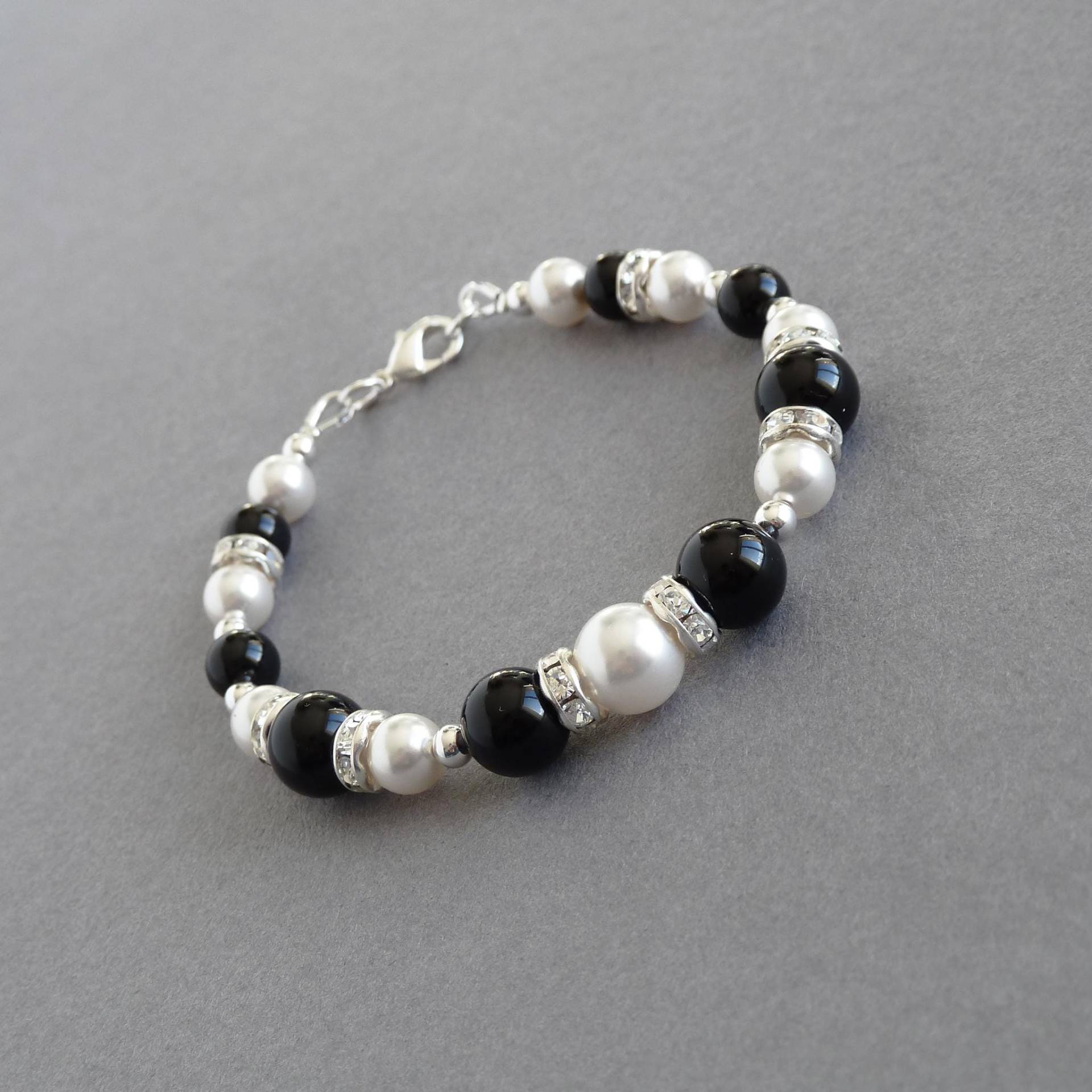 Schwarzer Onyx Und Weiße Perle Armband - Jet Schwarze Brautjungfern Armbänder Kristall Hochzeit Geschenke Für Frauen Funkelnder Brautjungfer Schmuck Schwarzer Onyx Und Weiße Perle Armband - Jet Schwarze Brautjungfern Armbänder Kristall Hochzeit Geschenke Für Frauen Funkelnder Brautjungfer Schmuck von annakingjewellery
