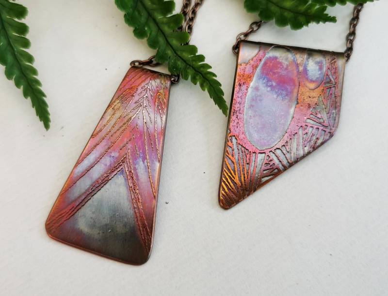 Geätzter Kupferanhänger Im Art-Deco-stil, Spitz Oder Dreieckig, Hitzebeständige Kupferkette Geätzter Kupferanhänger Im Art-Deco-stil, Spitz Oder Dreieckig, Hitzebeständige Kupferkette von annamcdade