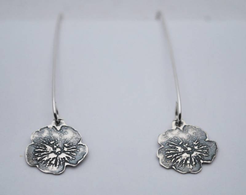 Wohnung Silber Blume Ohrringe Wohnung Silber Blume Ohrringe von annamcdade