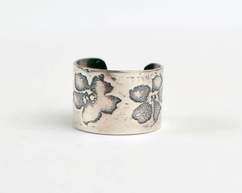 sterling Silber Blume Earcuff, Oxidierte Floralen Geprägte Earcuff sterling Silber Blume Earcuff, Oxidierte Floralen Geprägte Earcuff von annamcdade