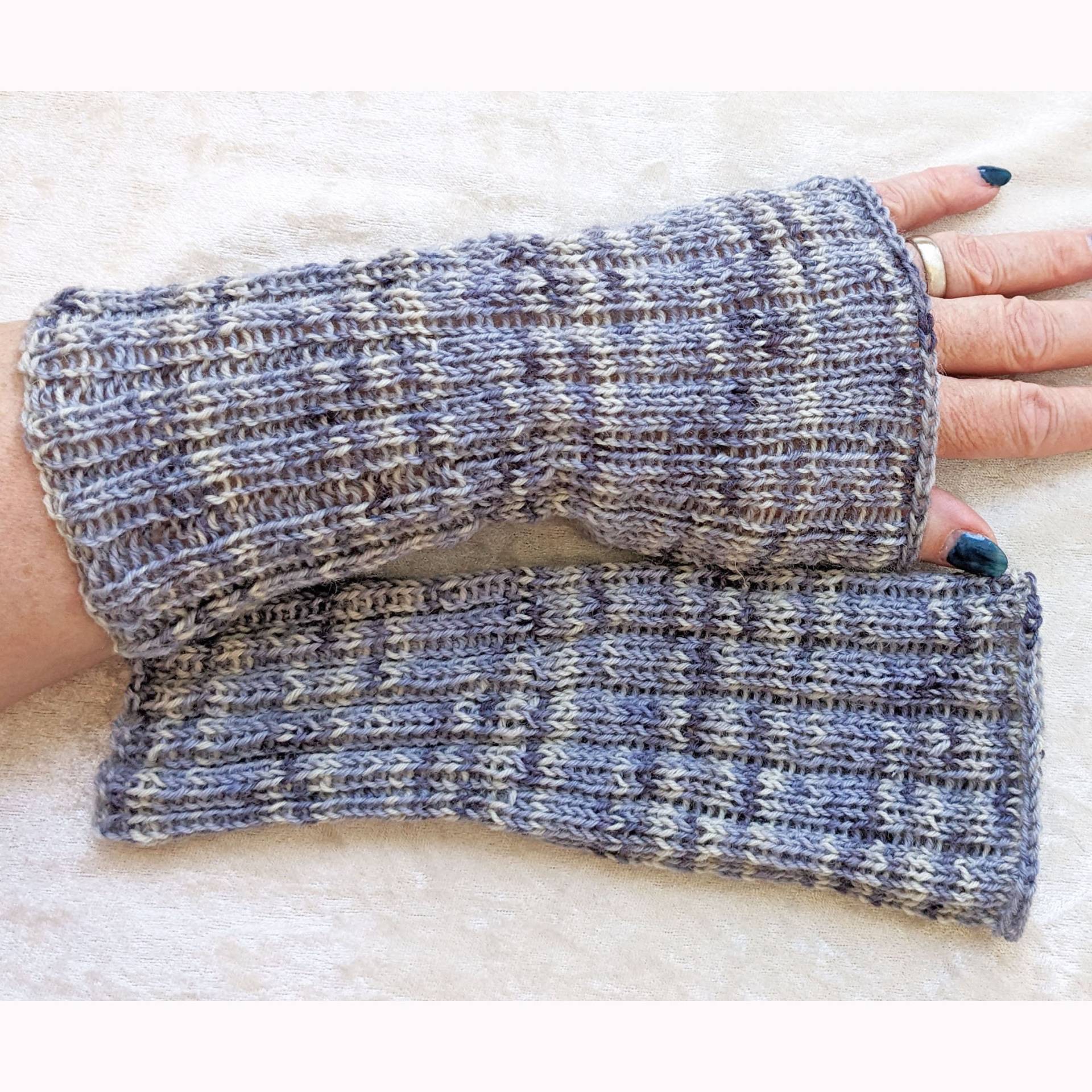 Handstulpen Armstulpen Pulswärmer Fingerlose Handschuhe Blaugrau Meliert Handstulpen Armstulpen Pulswärmer Fingerlose Handschuhe Blaugrau Meliert von anniestrickt