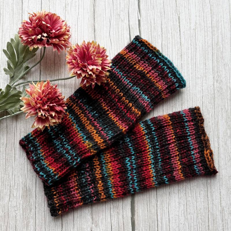 Handstulpen Bunt Geringelt, Fingerlose Handschuhe in Flachen Rippen Gestrickt Länge Ca 22 cm Umfang Dehnbar Bis 26cm Anniestrickt von anniestrickt