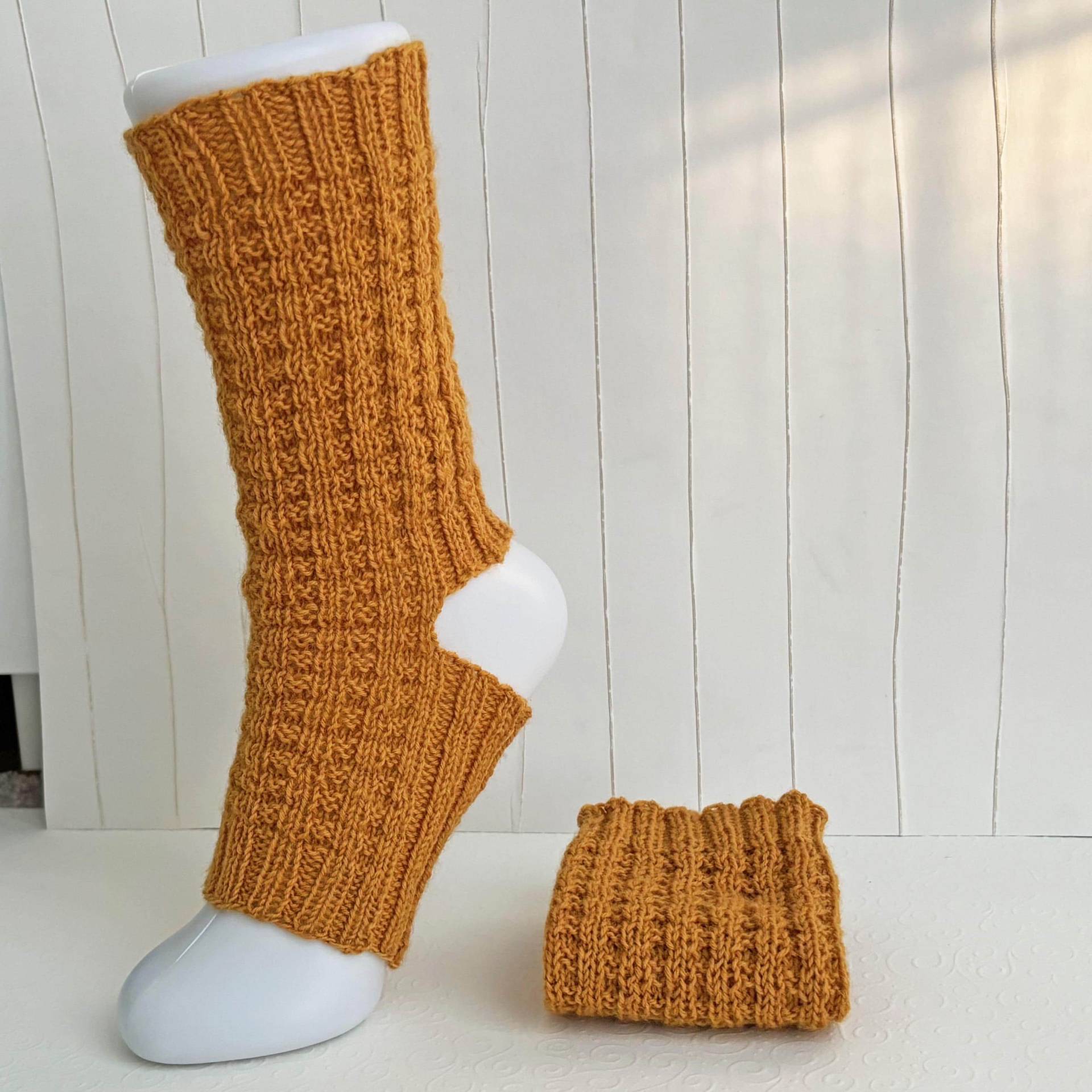 Yogasocken Gold Gelb Messing Fersenlose Socken Legwarmer Stulpen Tanzstulpen Gr 36-40 in Waffelmuster Handgestrickt Schurwolle Polyamid von anniestrickt