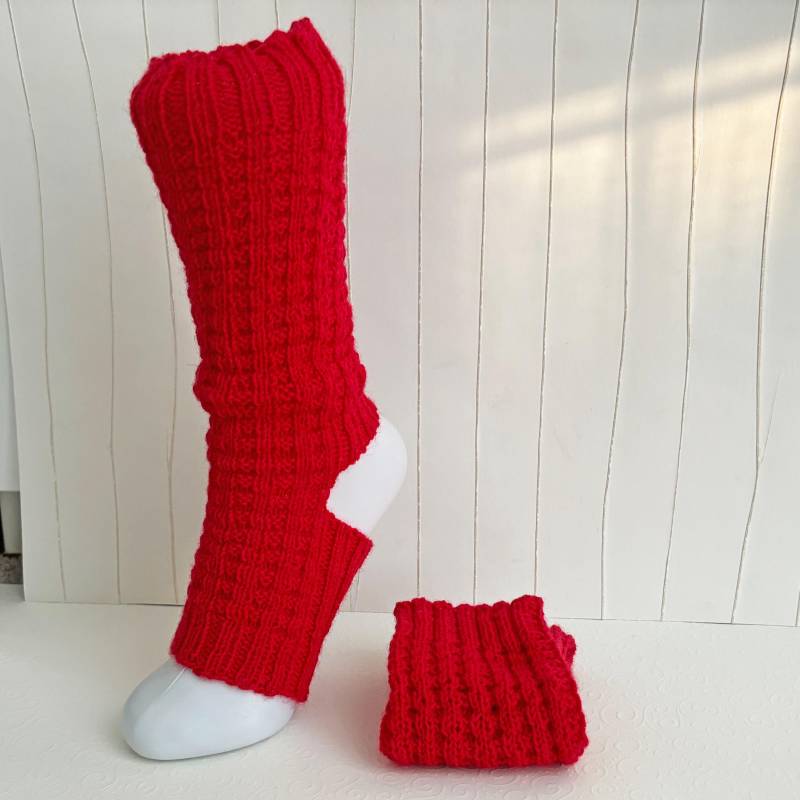 Yogasocken Rot Fersenlose Socken Zum Tanzen Legwarmer Stulpen Gr 36-42 in Waffelmuster Handgestrickt Schurwolle Polyamid von anniestrickt