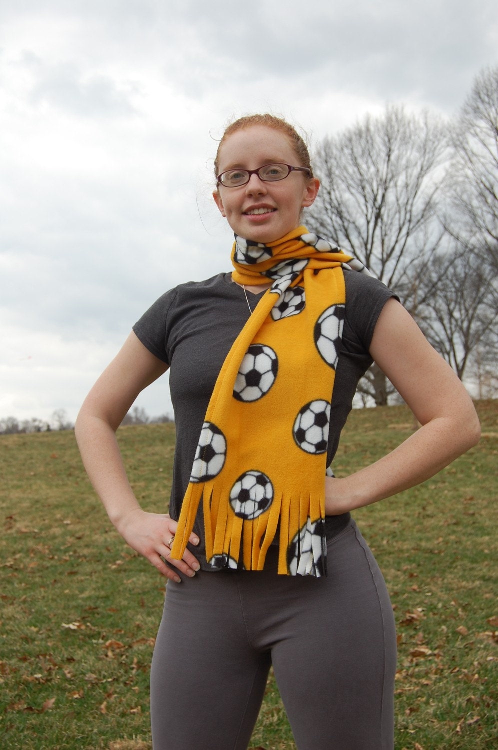 Fußball-Ball-Druck Fleece-Schal von annnna