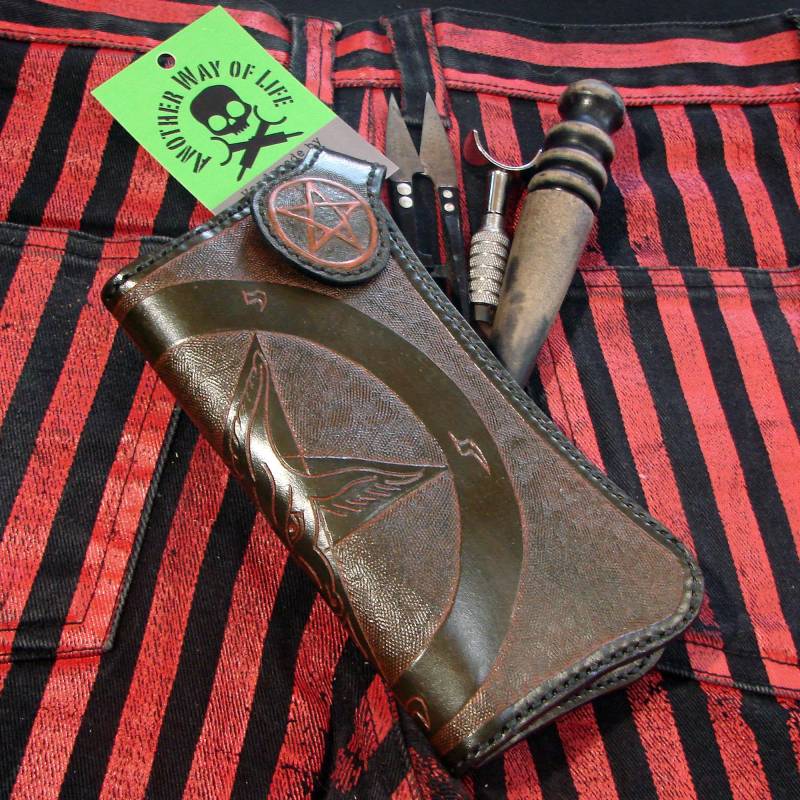 Baphomet Pentagramm Leder Geldbeutel - Handgefertigte Biker Gothic Style Pflanzlich Gegerbt von anotherwayoflife
