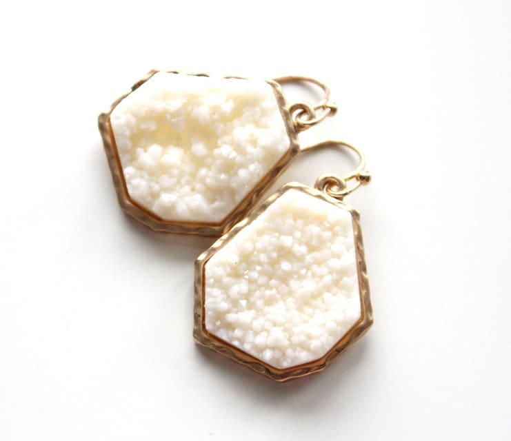 Druzy Weiße Ohrringe, Braut Schmuck, Schwarze Hochzeit Schmuck von anthology27