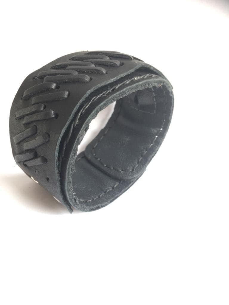 Lederarmband Mit Geheimtasche | Handgefertigtes Armband Aus Leder Schwarzes Festival Biker Manschette Lederarmband Mit Geheimtasche | Handgefertigtes Armband Aus Leder Schwarzes Festival Biker Manschette von antibarbieibiza