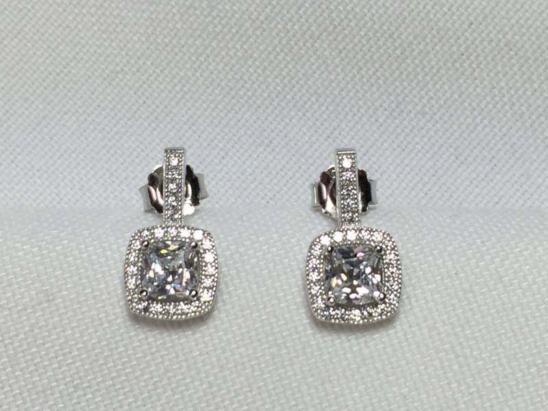 Hochzeit Ohrringe, Strahlende Kissen Geschnitten, Zirkonia Silberne Brautschmuck, Halo Bolzen von antiqueandmore