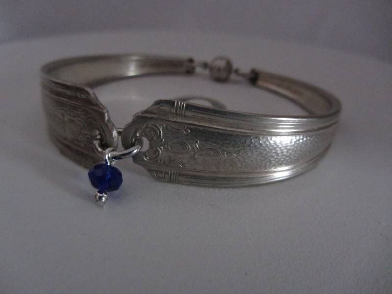 Vintage Handmade Löffel Armband W Charm - Magnetverschluss Größe 7 Bis 8 Antik Alt Silber Plated 6873 von antiquesfromtheshed