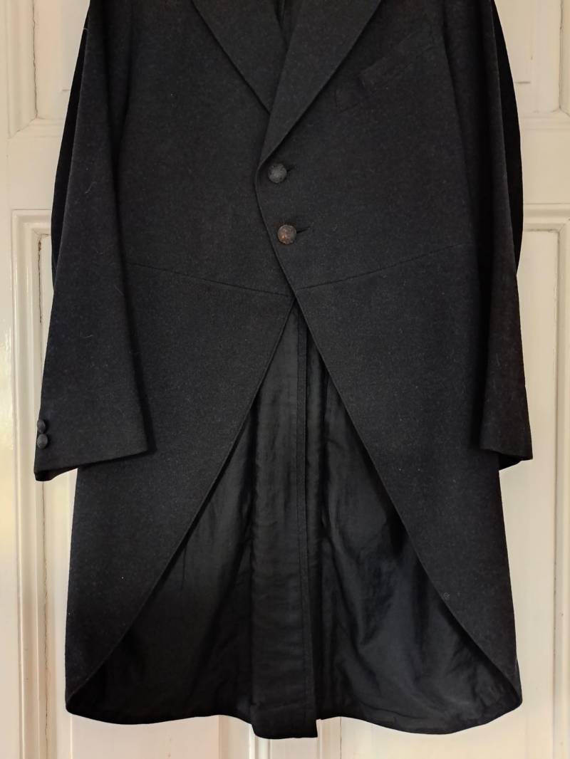 Rar Antiker Schwarzer Massgeschneiderter Gehrockabendjackeherrenjackewolljacke Um 1910/1920...kleine Grössedoppelbrust Geknöpft von antiqueworkwear