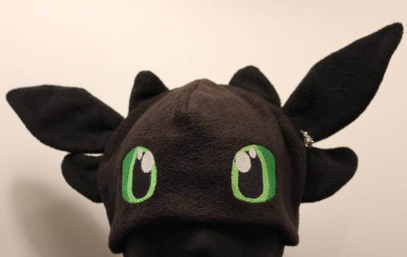 Nightfury Ohnezahn Der Drachen Fleece Mütze - Black von apricityhats