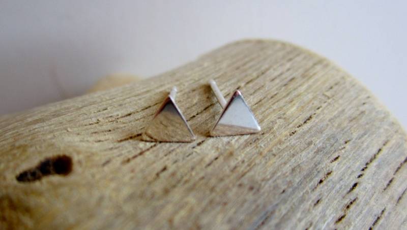 Dreieck Sterling Silber Ohrstecker Dreieck Sterling Silber Ohrstecker von aprilandjune