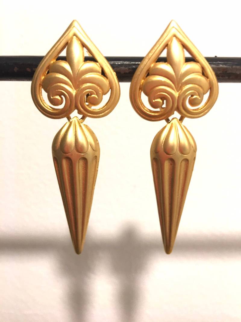 Vintage Retro Barock Scroll Clip Auf Satin Vergoldet Tropfen Spike Ohrringe von aprilsunrises