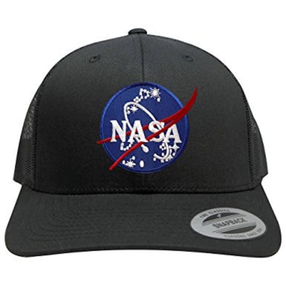 Oversize Xxl Nasa Insignia Logo Patch Retro Trucker Mesh Cap von armycrew