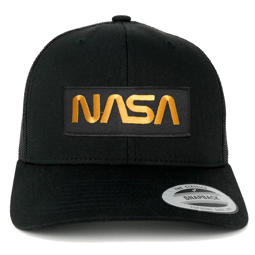 Oversize Xxl Nasa Wurm Gold Text Patch Retro Trucker Mesh Cap Oversize Xxl Nasa Wurm Gold Text Patch Retro Trucker Mesh Cap von armycrew