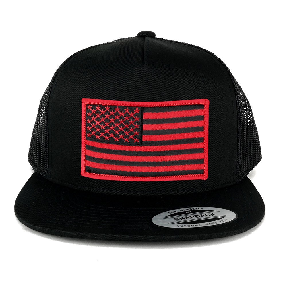 Oversize Xxl Schwarz Rot Usa Flagge Patch 5 Panel Flatbill Snapback Mesh Cap Oversize Xxl Schwarz Rot Usa Flagge Patch 5 Panel Flatbill Snapback Mesh Cap von armycrew