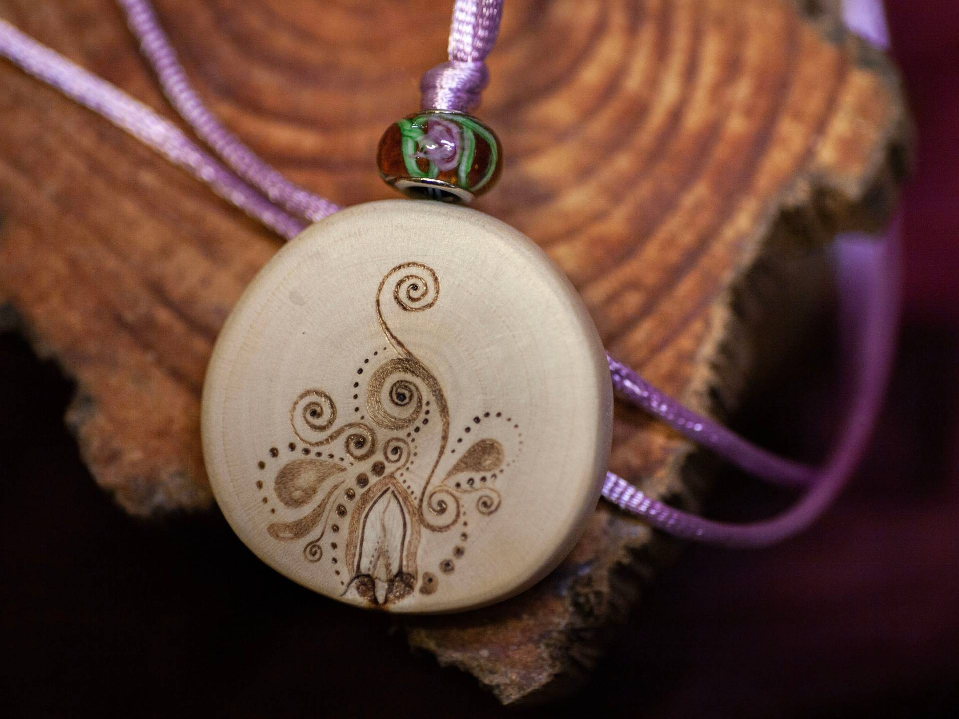 Rosa Traum - Zauberhaftes Pyrographie Holzamulett Spirale Rosentraum Handgearbeitet Brandmalerei Handmade Unikat Naturschmuck von artHawkNatureDesign