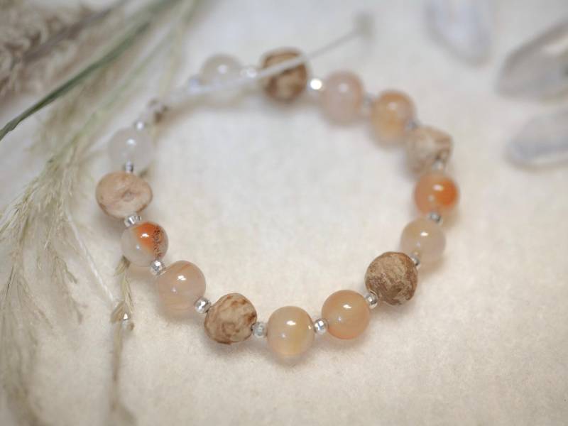 Waldjuwelen - Baumperlen Armband Karneol Versilberte Perlchen Verstellbar Naturschmuck Einzelstück Hexenei Glücksbringer von artHawkNatureDesign