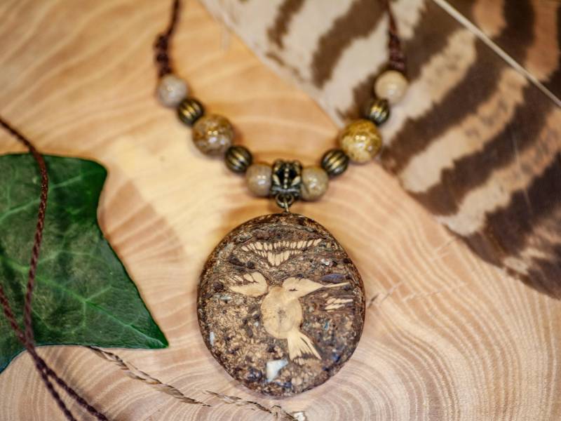 Zapfen Amulett - Riesen-Mammutbaum Sequoia Amuletum Fossiles Gestein Verstellbare Kette Handmade Unikat Waldzauber Naturschmuck von artHawkNatureDesign