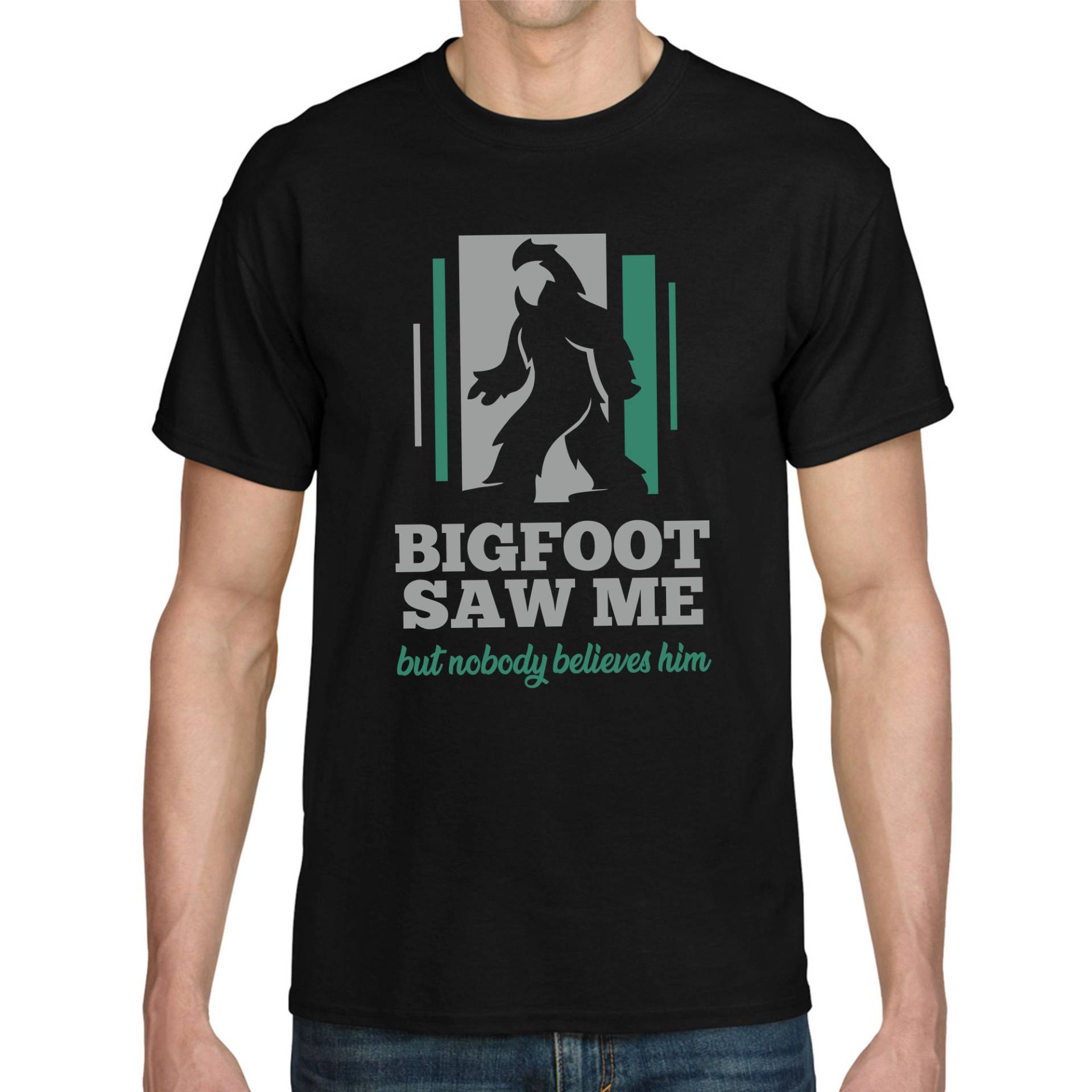 Bigfoot Saw Me But Nobody Believes Him Spruch Sprüche Lustig Spaß Comedy Fun Humor Witzig Yeti Sasquatch Silhouette Geschenk Quote T-Shirt von artSHIRT24