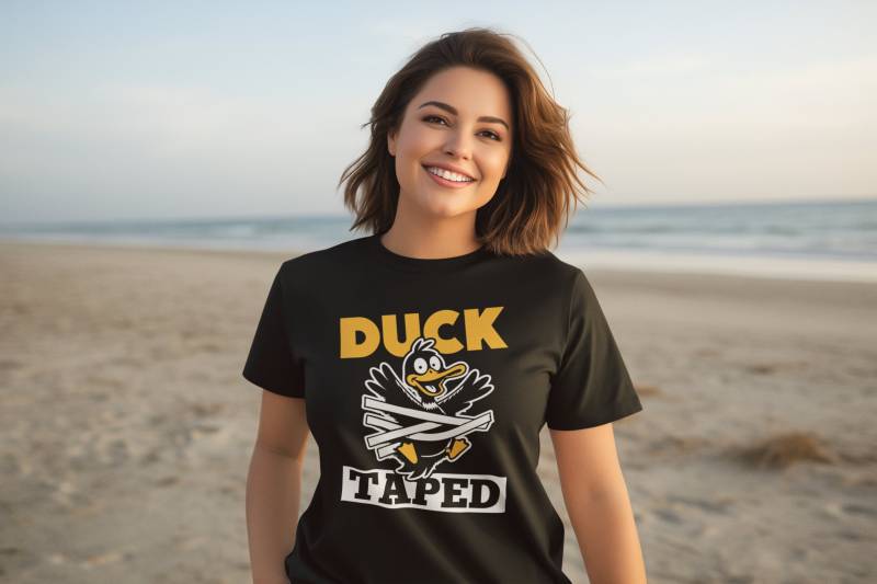 Damen T-Shirt Duck Taped Cartoon Tape Ente Handwerker Klebeband von artSHIRT24
