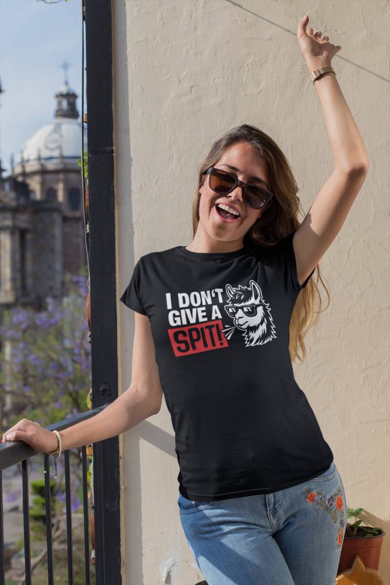 Damen T-Shirt I Don't Give A Spit Lama Kamel Cartoon von artSHIRT24